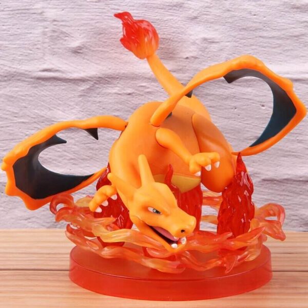 Action Figure Pokemon Charizard